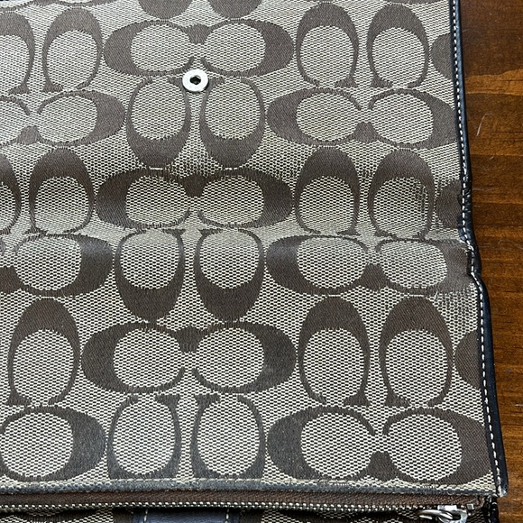 Coach Signature Trifold Wallet - Picture 7 of 16